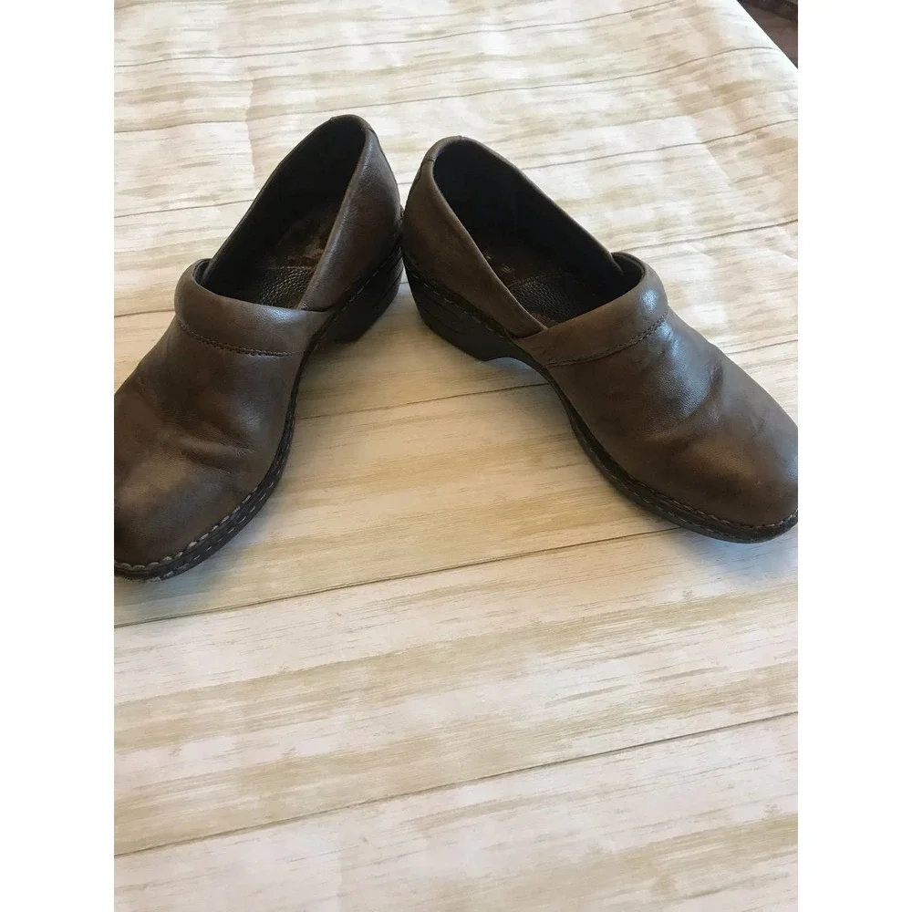 Born Brown Leather 9.5 Clogs - Picture 3 of 5